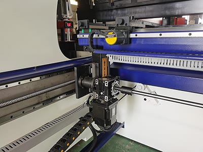 ماكينة ثني ألواح معدنية WD67K CNC